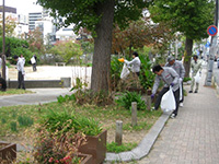 ボランティア活動（当社施工の４橋と周辺歩道及び公園の美化活動）